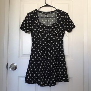 super cute black floral shirt dress! ✨